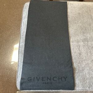Givenchy Paris LOGO Cotton Cashmere Blend Knit SCARF Charcoal Gray AUTHENTICATED